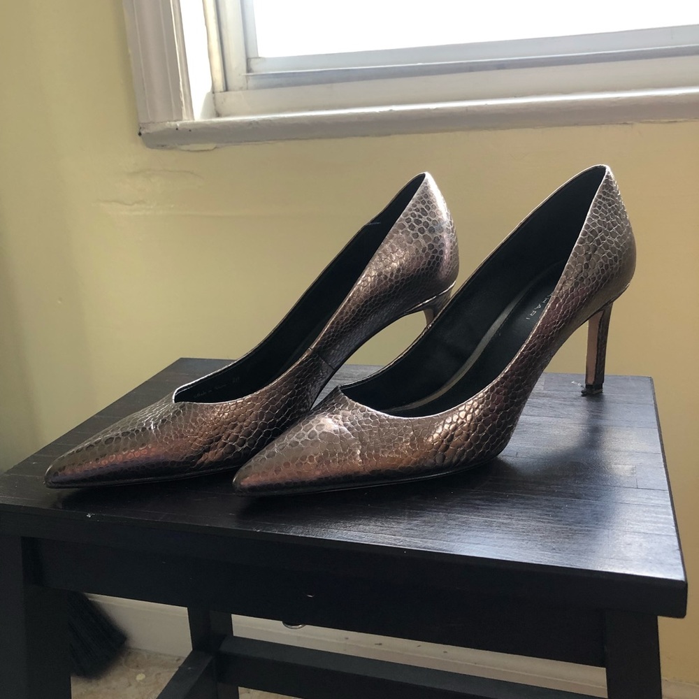 Elie Tahari snakeskin heels, size 40